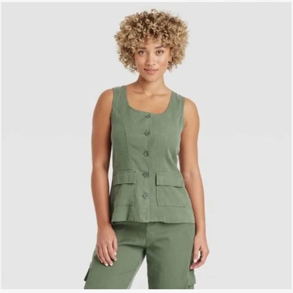 Universal Thread - Women’s Button Front Vest Green Small - Picture 1 of 7